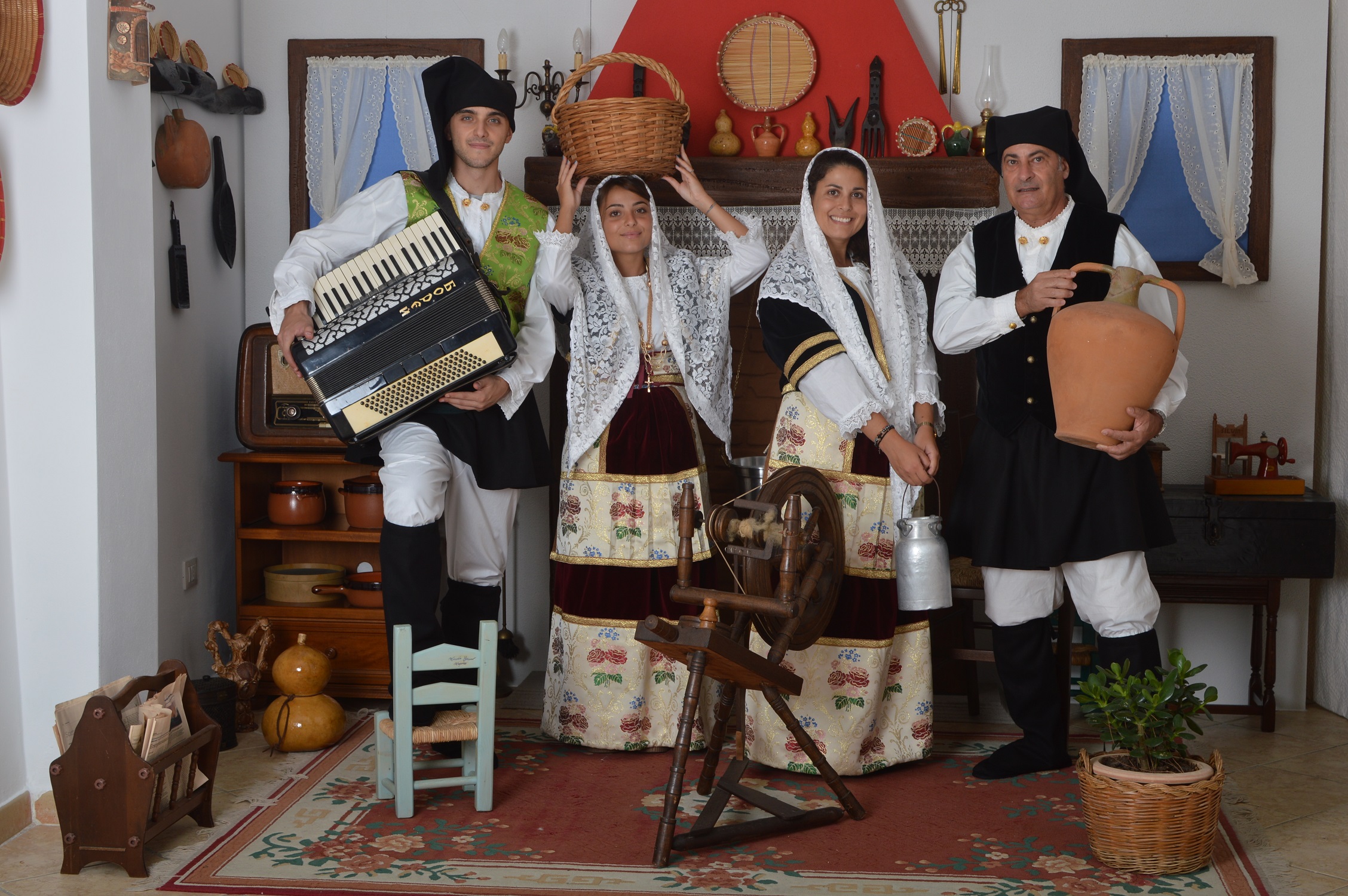 foto di gruppo in costume sardo